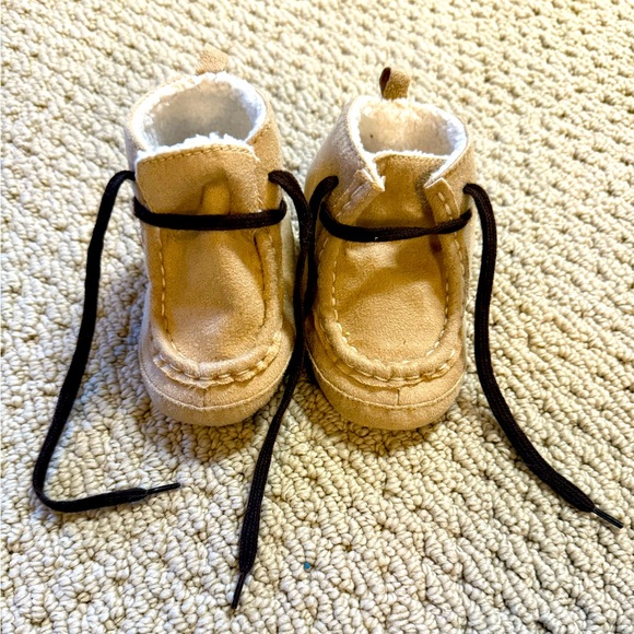 NWOT Rising Star Fleece Booties Size 9-12 Months - Picture 1 of 5